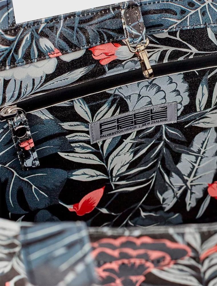 กระเป๋าเป้กันน้ำ FEELFREE TROPICAL TOTE สี Mid Night Black_2